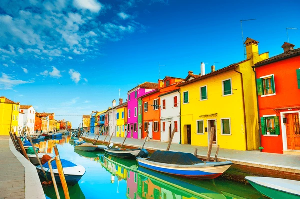 colorful houses on canal burano 600nw 1965634807